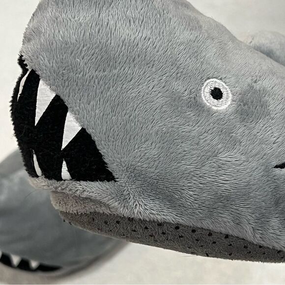 Old Navy Shark Slippers XL 3-4 - Picture 4 of 11